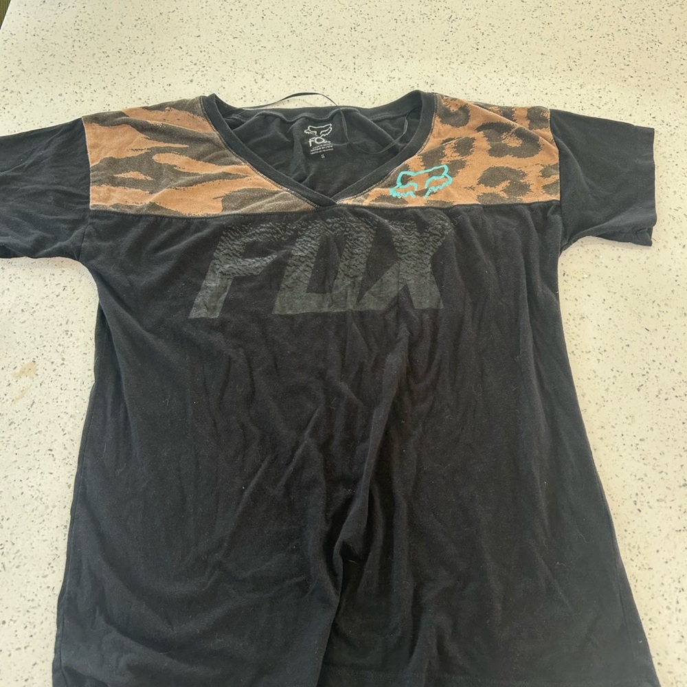 Fox Women’s y2k Black and Brown Cheetah T-Shirt